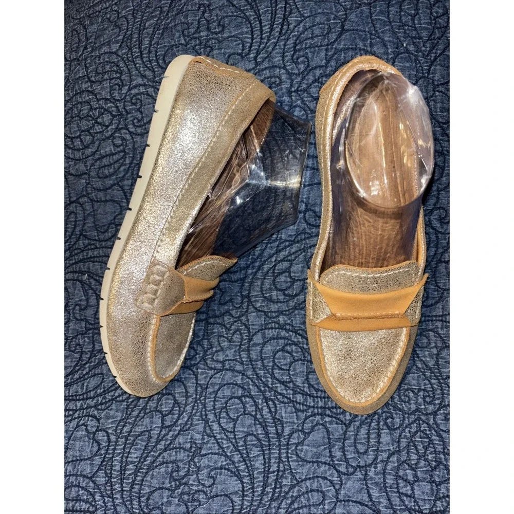 Frye Women's 8.5 M Sedona Seam Tan Leather Metallic Gold Loafer Shoes Flexible